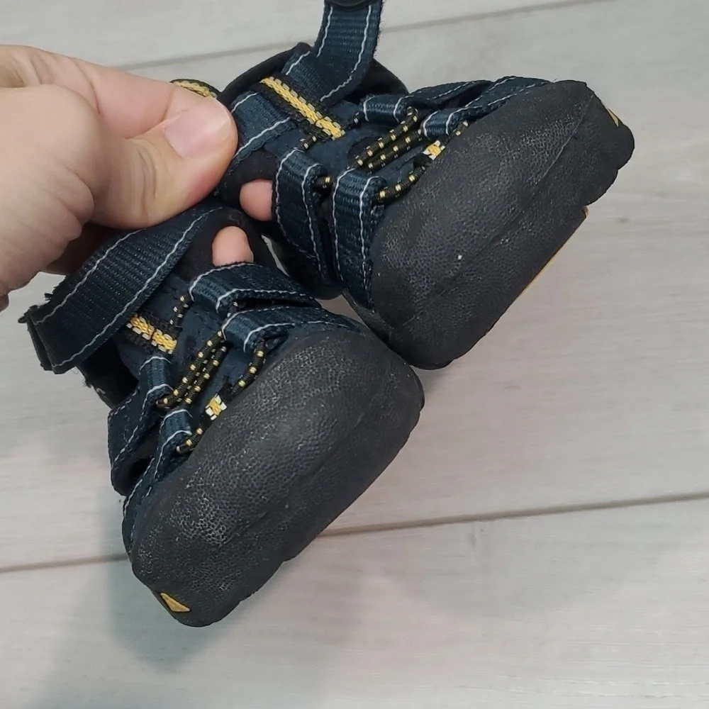 Keen Boys Kids Outdoor Fisherman hiking Waterproof sandals shoes sz 4 Toddler